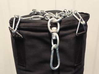 SACO DE BOXEO TECTAKE SIN RELLENO CADENA DE 4 PUNT