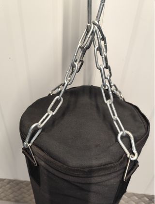SACO DE BOXEO TECTAKE SIN RELLENO CADENA DE 4 PUNT