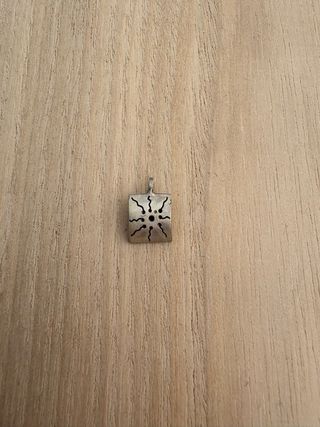 Colgante de plata con diseño