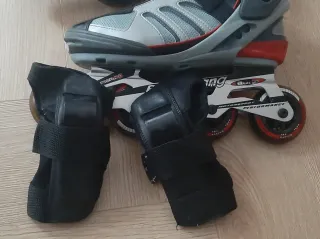 Patines en línea con protecciones de la mano