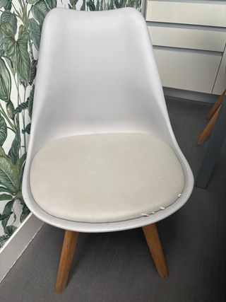 Mesa comedor  cristal y metal + 5 sillas. Usado