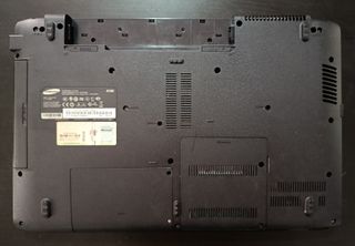 Portátil Samsung NP-R780H Rojo