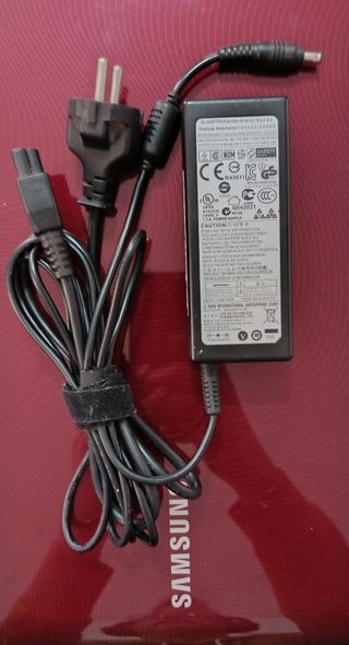 Portátil Samsung NP-R780H Rojo