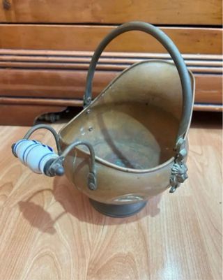 Macetero antiguo cobre con león