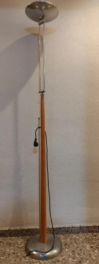 Lámpara de pie madera y metal