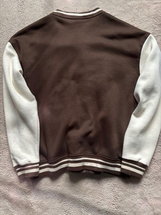 Chaqueta Varsity Pull&Bear Marrón y Blanca Talla L