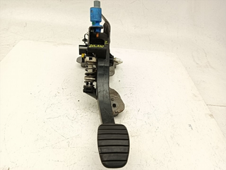 PEDAL EMBRAGUE RENAULT MEGANE III BERLINA 5P K9KJ