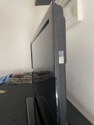 TV Samsung 40 Negra com mando a distancia