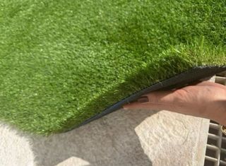 Césped artificial verde