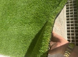 Césped artificial verde