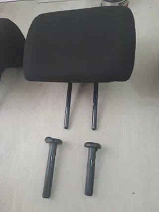 Reposacabezas Peugeot 206 incluye enganches 3 uds