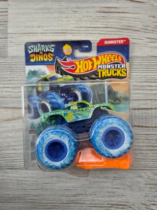 Hotwheels Monster Trucks Sharks vs Dinos