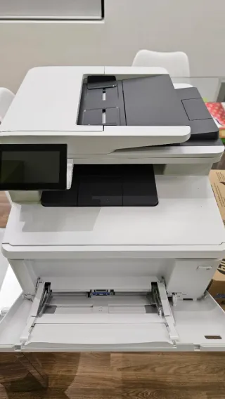 Stampante HP Color LaserJet gestita MFP E47528
