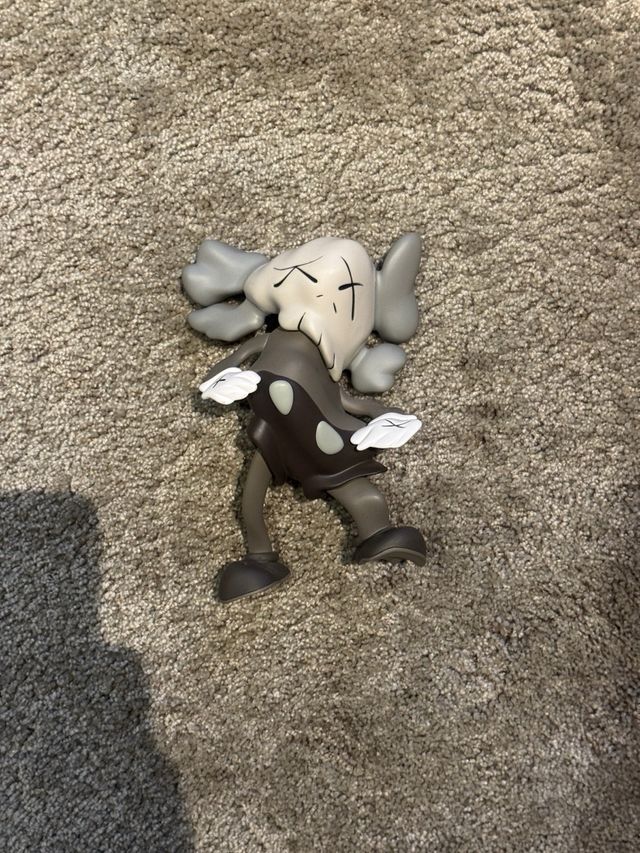 KAWS Robert Lazzarino Figuras