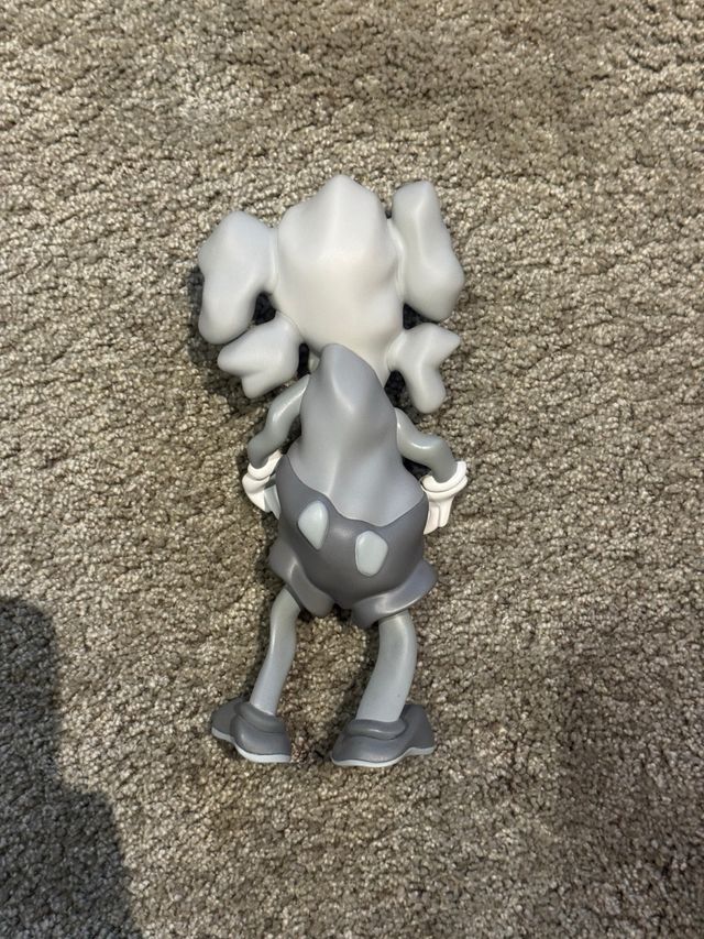 KAWS Robert Lazzarino Figuras