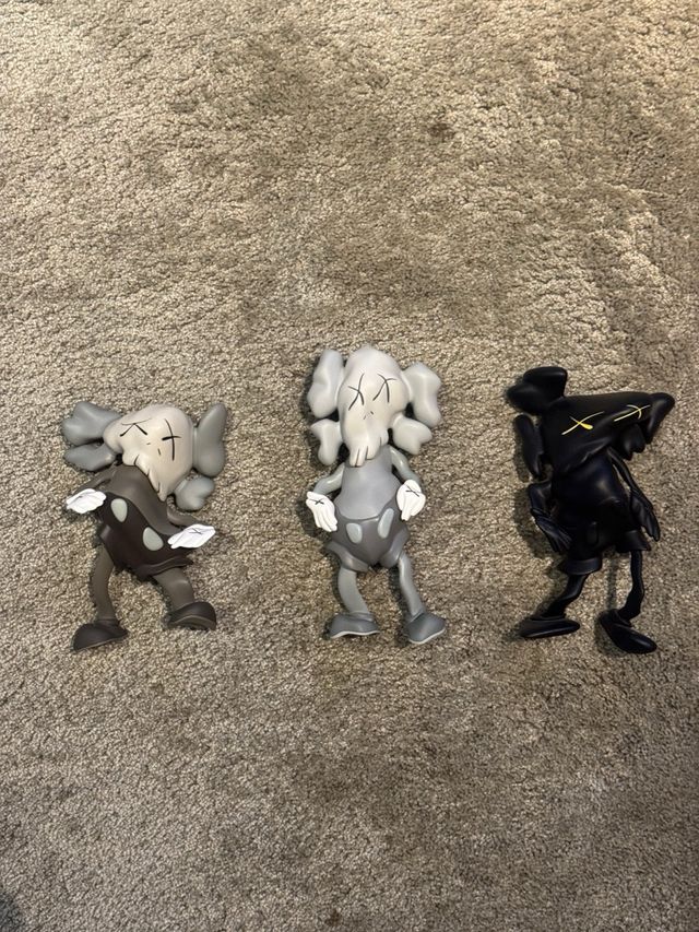 KAWS Robert Lazzarino Figuras
