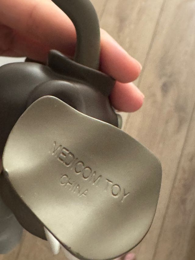 KAWS Robert Lazzarino Figuras