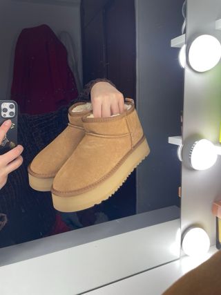 Botas UGG marrones con plataforma talla 38