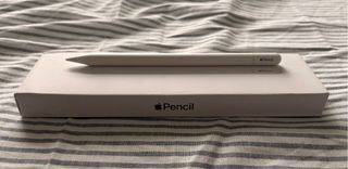 iPad 11 (A16) + Apple Pencil + Cargador