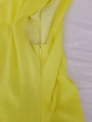 Vestido asimétrico amarillo
