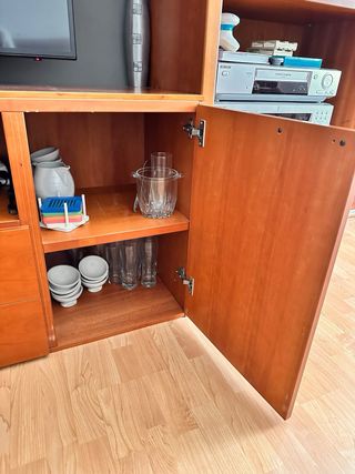 Mueble de salón madera y cristal