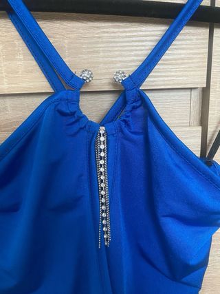 Vestido fiesta azul con pedrería