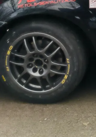 2 Llantas 15 pulgadas marca Oz