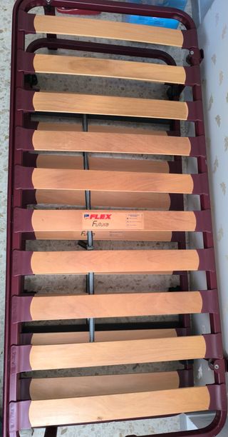 2 Somieres Flex con patas, uno plegable