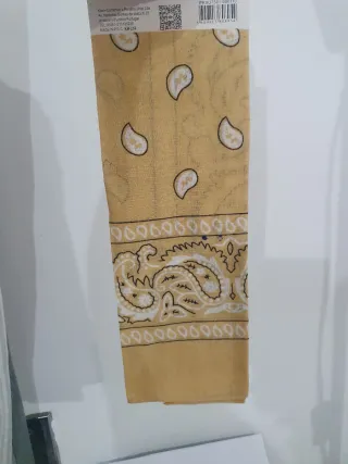 Lenço Estampado Paisley Branco