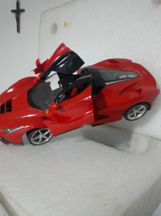 Ferrari.  Modello La Ferrari   R/C Scala 1:14