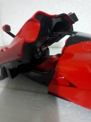 Ferrari.  Modello La Ferrari   R/C Scala 1:14