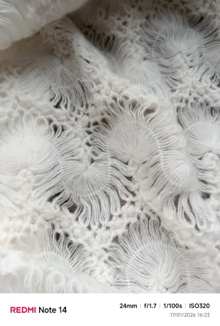 Toquilla bebé lana hecha a mano