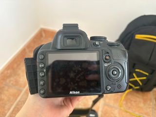 Cámara Nikon D3100 + Mochila