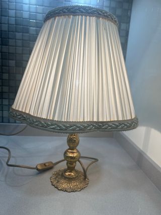 Lámpara antigua de cobre.