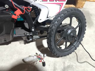 Moto eléctrica infantil - Centralita averiada