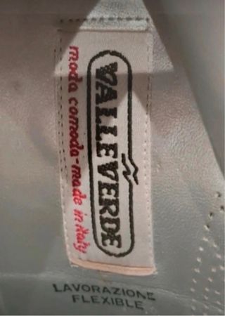 Stivali scamosciati neri eleganti con tacco