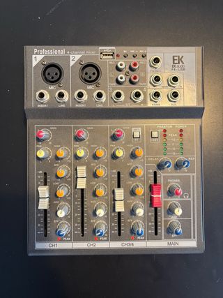 Mesa de mezclas EK Audio F4 USB 4 canales