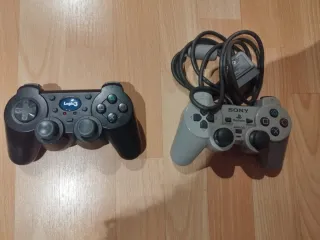 PlayStation 2 + 2 mandos + 3 juegos
