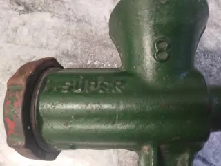 Picadora antigua de cocina made in Rumanía