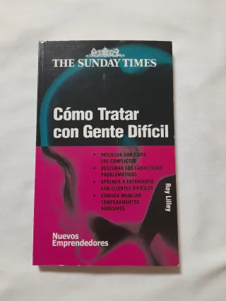 LOTE DE 8 LIBROS DE BOLSILLO.