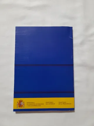 LOTE DE 8 LIBROS DE BOLSILLO.