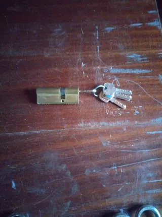 Bombín Tesa con llaves