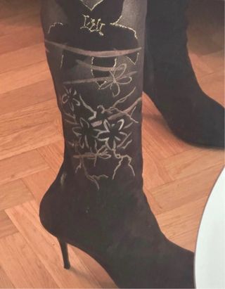 Stivali marroni con dipinto a fiore