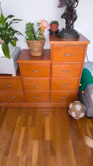 Recibidor de madera marrón