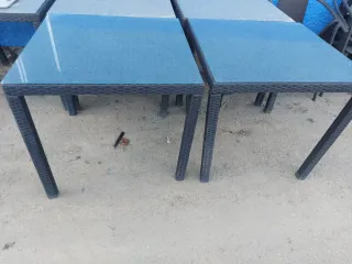 Mesas de bar cristal y mimbre