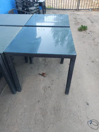 Mesas de bar cristal y mimbre