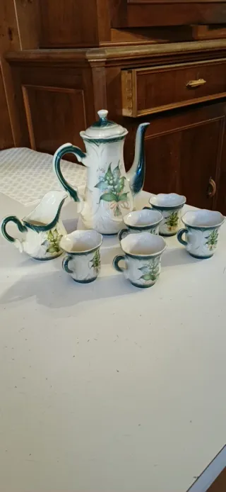 Set da tè in porcellana decorato