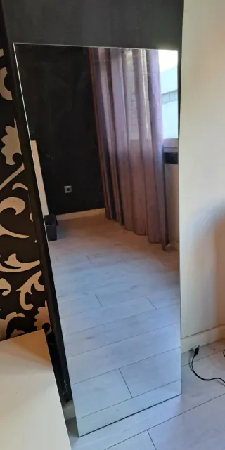 Espejo de cuerpo entero sin marco