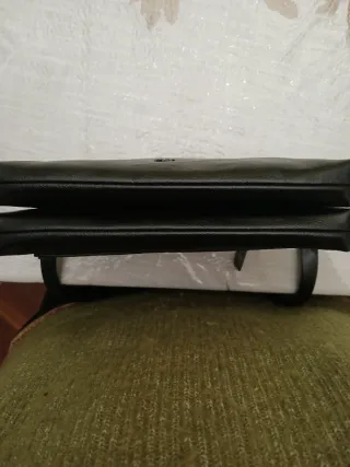 Bolso Parfois bandolera negro con remaches