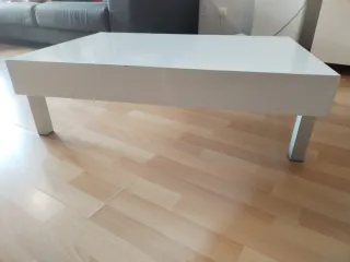 Mesa baja blanca salón moderna